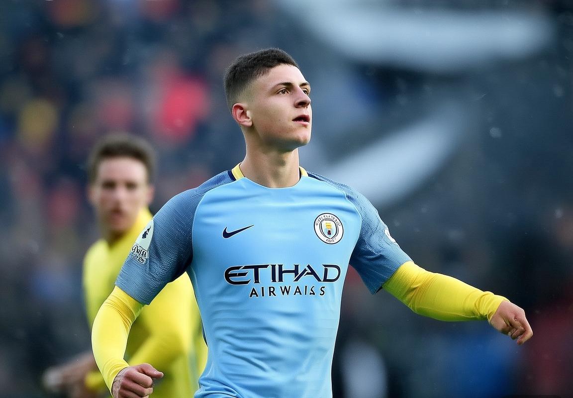 菲尔·福登：从青训天才到英超明星的成长之路(图2)